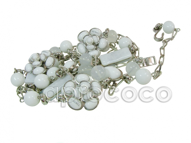 Exquisite CHANEL Sterlings-Silber Kette – weiße Kamelien Blumen