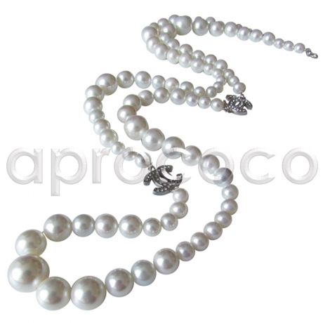 CHANEL Celebrity Perlenkette Kette mit 2 CC-Logos mit Swarovski Steinen