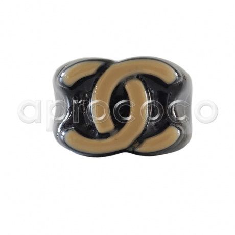 CHANEL black resin RING w/ large beige CC Logo