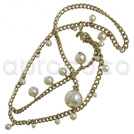 CHANEL Perlen-Gürtel = Perlenkette mit CC Logos aus Strass