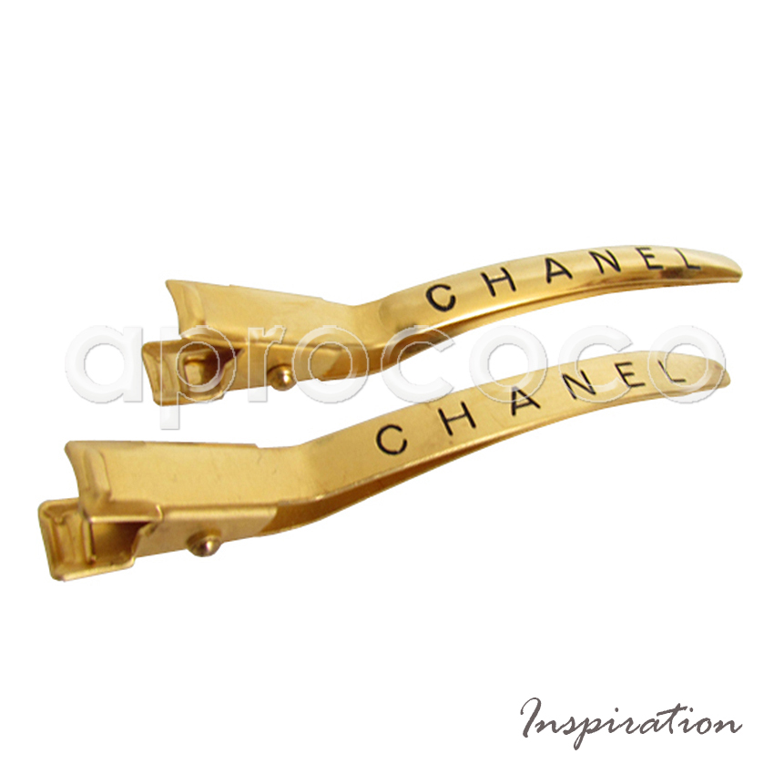 aprococo - Vintage Chanel 1996 Hair Clip / Barrette / Men's Tie Clip - matt  gold plated with black logo