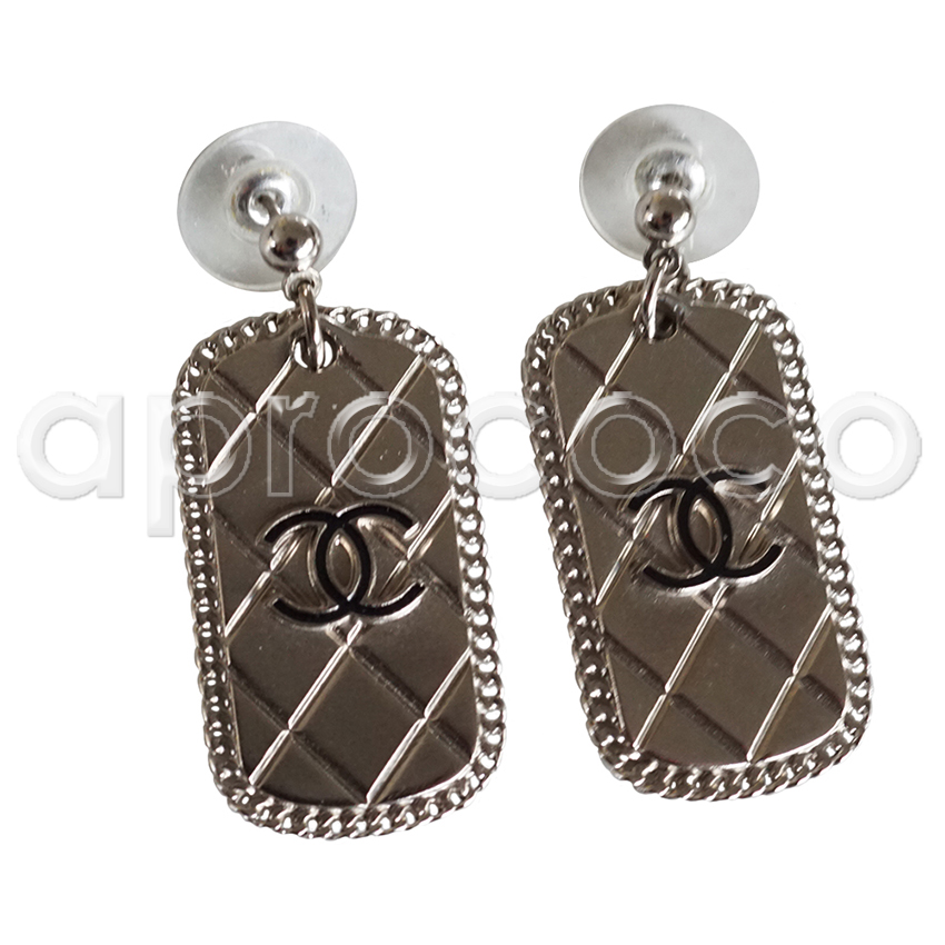 aprococo - CHANEL quilted silver-tone DOG-TAG EARRINGS with CC logo