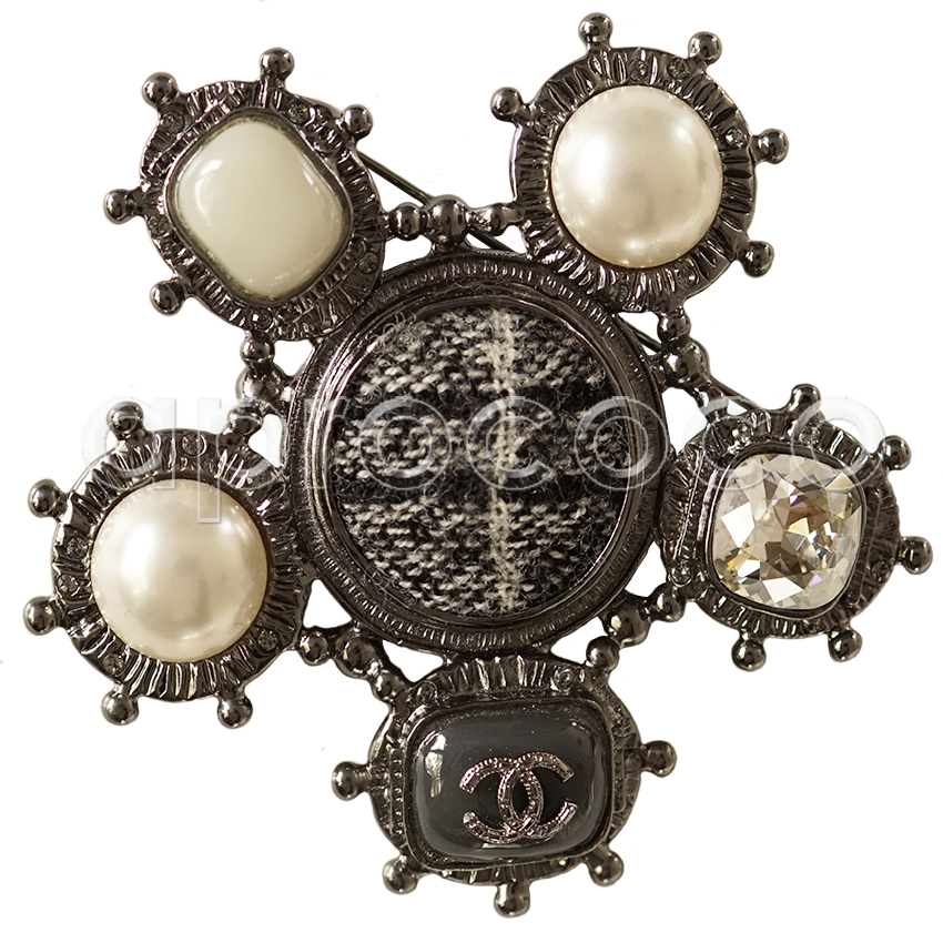 aprococo - CHANEL Brooch – flower – tweed pearls crystals cabochons & CC  Logo