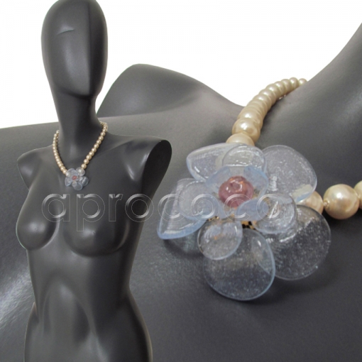 CHANEL GRIPOIX vintage Perlenkette Perlenkollier mit himmelblauer Kamelie aus Glas