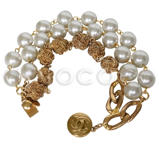 aprococo - Vintage CHANEL pearl & knot beads - triple BRACELET w/ CC logo