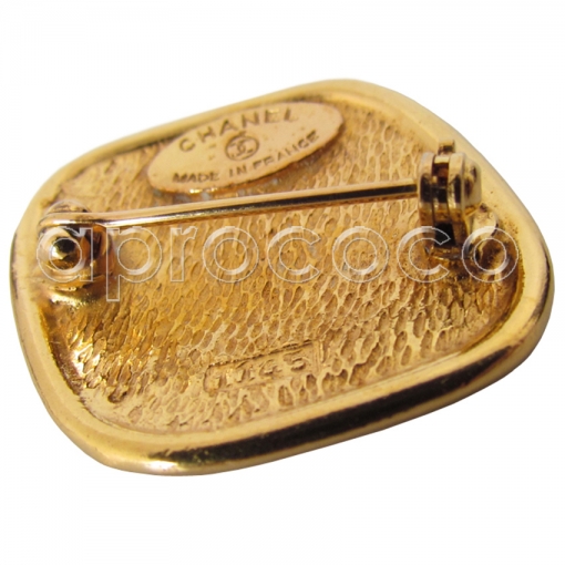 Vintage Chanel Pin Brooch 31 Rue Cambon Medallion Brooch Gold Women's –  Timeless Vintage