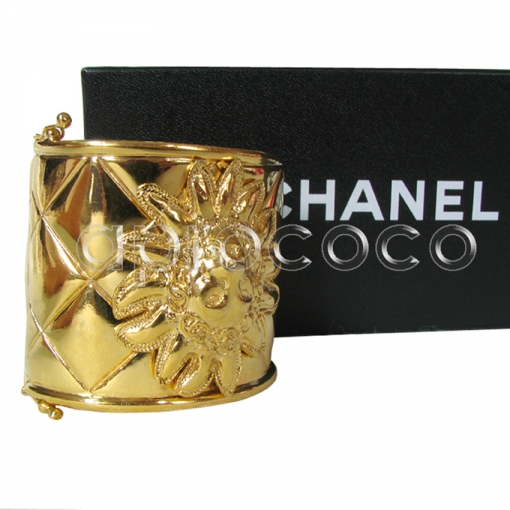 aprococo - CHANEL HAND MADE 80's Quilted GOLD CHANEL Cuff Bracelet LION